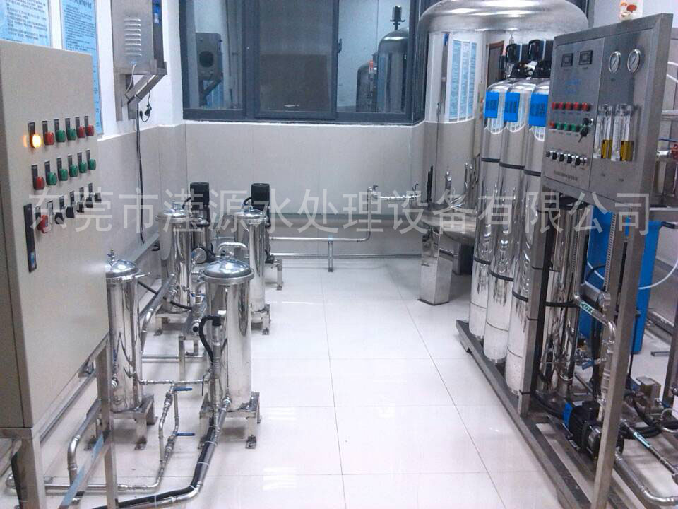 /></p><p>&nbsp;</p><p>&nbsp;&nbsp;&nbsp;&nbsp;&nbsp;&nbsp;&nbsp; <a href=http://m.169527.com>純凈水設(shè)備</a>是用于滿足各行業(yè)需求制取<a href=http://m.169527.com>純凈水的設(shè)備</a>，多用于醫(yī)藥、生物化學(xué)化工、醫(yī)院等行業(yè)，整個(gè)系統(tǒng)都由SUS304L或SUS316L全不銹鋼材質(zhì)組合而成，而且在用水點(diǎn)之前都必須裝備紫外線及臭氧殺菌裝置。純凈水設(shè)備核心技術(shù)采用反滲透，EDI等較新工藝，比較有針對(duì)性地設(shè)計(jì)出成套高純水處理工藝，以滿足藥廠、醫(yī)院的純凈水制取、大輸液制取的用水要求。</p><p>　　純凈水設(shè)備系統(tǒng)設(shè)計(jì)制造除了水質(zhì)要達(dá)到2010版藥典或者其他藥典標(biāo)準(zhǔn)外，還得符合GMP的認(rèn)證要求。生物醫(yī)藥制藥方面的純凈水設(shè)備對(duì)這兩點(diǎn)更為重視，那么GMP對(duì)純凈水設(shè)備系統(tǒng)有哪些要求呢？應(yīng)該如何避免這些問題呢？如何快速的通過GMP認(rèn)證呢？<a href=http://m.169527.com>http://m.169527.com</a></p><p>　　GMP認(rèn)證相關(guān)要求以及眾多GMP純凈水設(shè)備案例經(jīng)驗(yàn)，總結(jié)一些常見的GMP認(rèn)證問題，以供參考：</p><p>　　1.純凈水沒有安裝PID圖</p><p>　　2.純水站沒有貼取樣點(diǎn)編號(hào)</p><p>　　3.純凈水中需要加上用水點(diǎn)編號(hào)；一樓純凈水儲(chǔ)罐上面管道無流向標(biāo)識(shí)；</p><p>　　4.純凈水理化檢測記錄中：不揮發(fā)物檢測稱重?zé)o原始打印記錄；電導(dǎo)率的檢測應(yīng)加入單位；</p><p>　　5.純凈水系統(tǒng)從EDI出來就是純凈水，但現(xiàn)場的管路及閥門、送水泵、壓力表都沒安照純凈水的標(biāo)準(zhǔn)做，存在污染風(fēng)險(xiǎn)。</p><p>　　6.純凈水驗(yàn)證時(shí)沒有驗(yàn)證自動(dòng)電磁閥的動(dòng)作是否準(zhǔn)確無誤。</p><p>　　7.安裝純凈水在線電導(dǎo)率監(jiān)測時(shí)沒有圖紙。</p><p>　　8.純凈水無管理設(shè)計(jì)圖，管路非衛(wèi)生連接，無日常監(jiān)控，管路設(shè)計(jì)不利于取樣。9.純凈水灌及焊接不符合要求，</p><p>　　10.純凈水無取樣記錄；純凈水回水處應(yīng)安裝流量計(jì)</p><p>　　11.純凈水系統(tǒng)需要對(duì)總送、總回、儲(chǔ)罐、較遠(yuǎn)用水點(diǎn)進(jìn)行每周全檢，其余用水點(diǎn)每月全檢</p><p>　　12.純凈水系統(tǒng)的驗(yàn)證</p><p>　　13.純凈水的設(shè)計(jì)、安裝、臭氧消毒依據(jù)、焊接、驗(yàn)證確認(rèn)等部分不符合要求</p><p>　　14.純凈水圖紙與實(shí)際不相符，各控制閥應(yīng)在圖紙上注明；</p><p>　　15.管道、儲(chǔ)水罐、電焊問題</p><p>　　16.儲(chǔ)備出水口，回水口應(yīng)有溫度計(jì)，以便對(duì)其溫度變化進(jìn)行控制，應(yīng)有流量監(jiān)控計(jì)</p><p>&nbsp;</p><p>&nbsp;</p></div>
						<div   id=